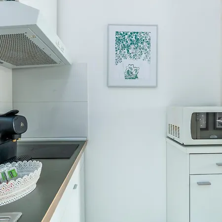 Maison D'angelina: In The Heart Of 아파트