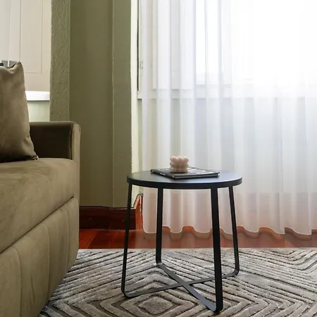 Maison D'angelina: In The Heart Of 아파트 *