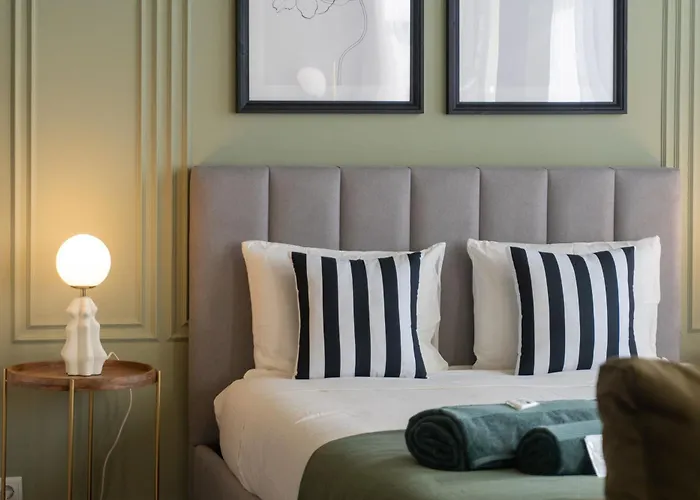 Maison D'angelina: In The Heart Of Lägenhet Oporto