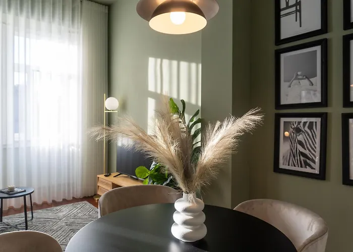 Maison D'angelina: In The Heart Of Lägenhet Oporto